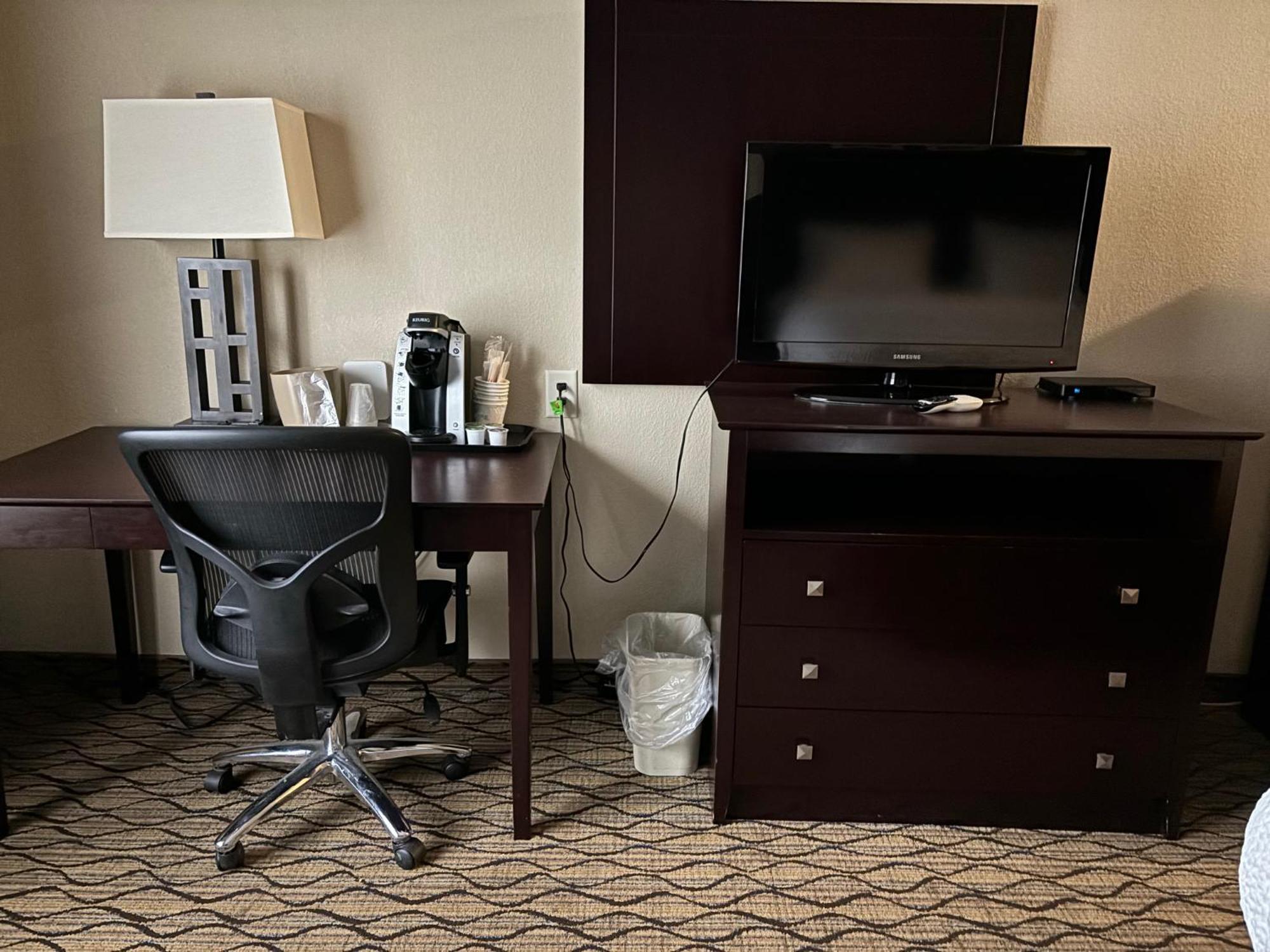 Holiday Inn Express Belle Vernon Exteriör bild