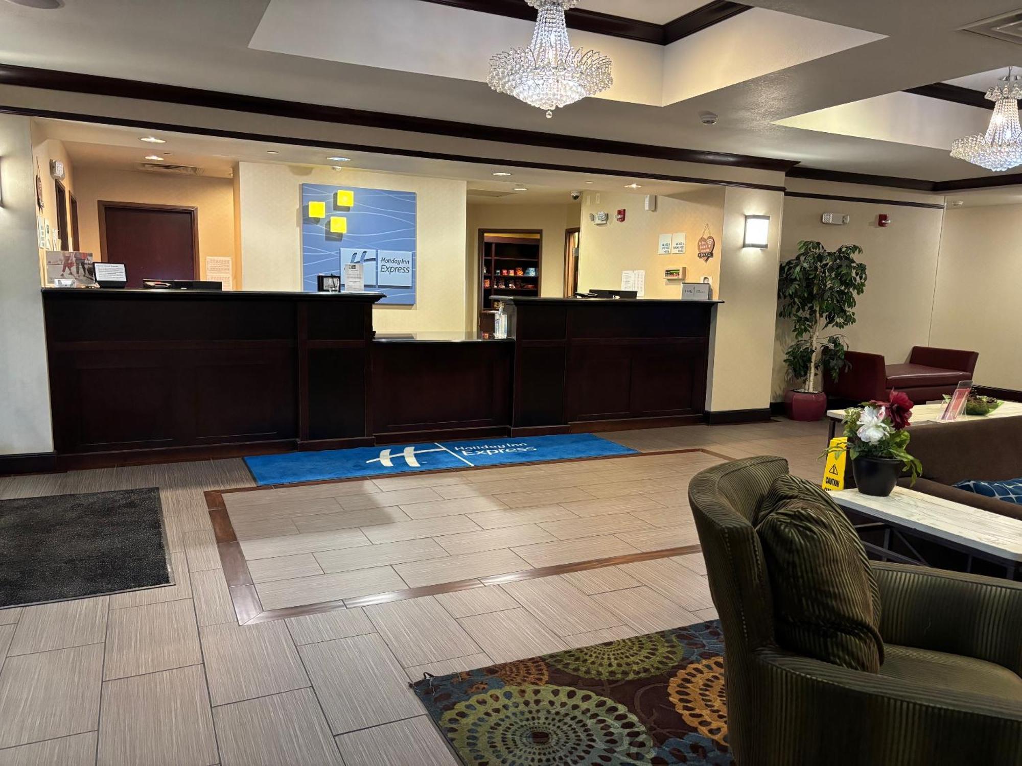 Holiday Inn Express Belle Vernon Exteriör bild
