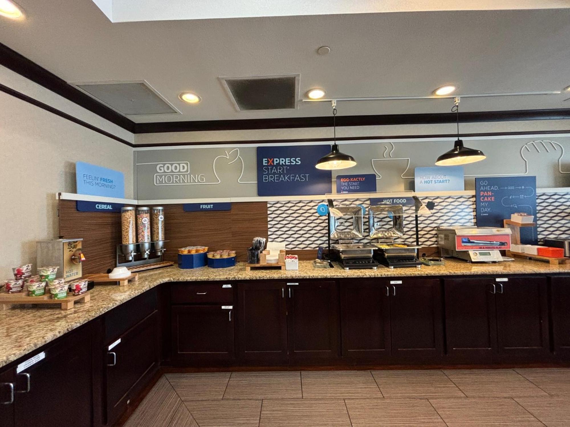 Holiday Inn Express Belle Vernon Exteriör bild